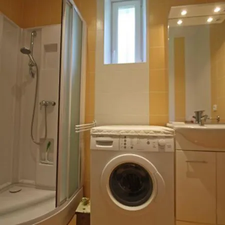 Confortable En Pleine Foret Avec Etang, Ideal Pour Familles Et Amis - Fr-1-589-154