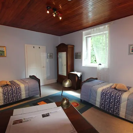 Confortable En Pleine Foret Avec Etang, Ideal Pour Familles Et Amis - Fr-1-589-154 * Barbey-Seroux